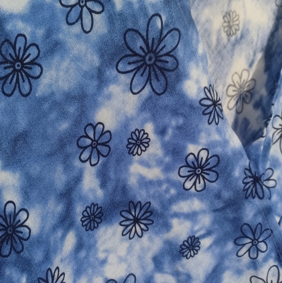 Vintage Tie-Dye Flower Tank - Picture 4 of 4